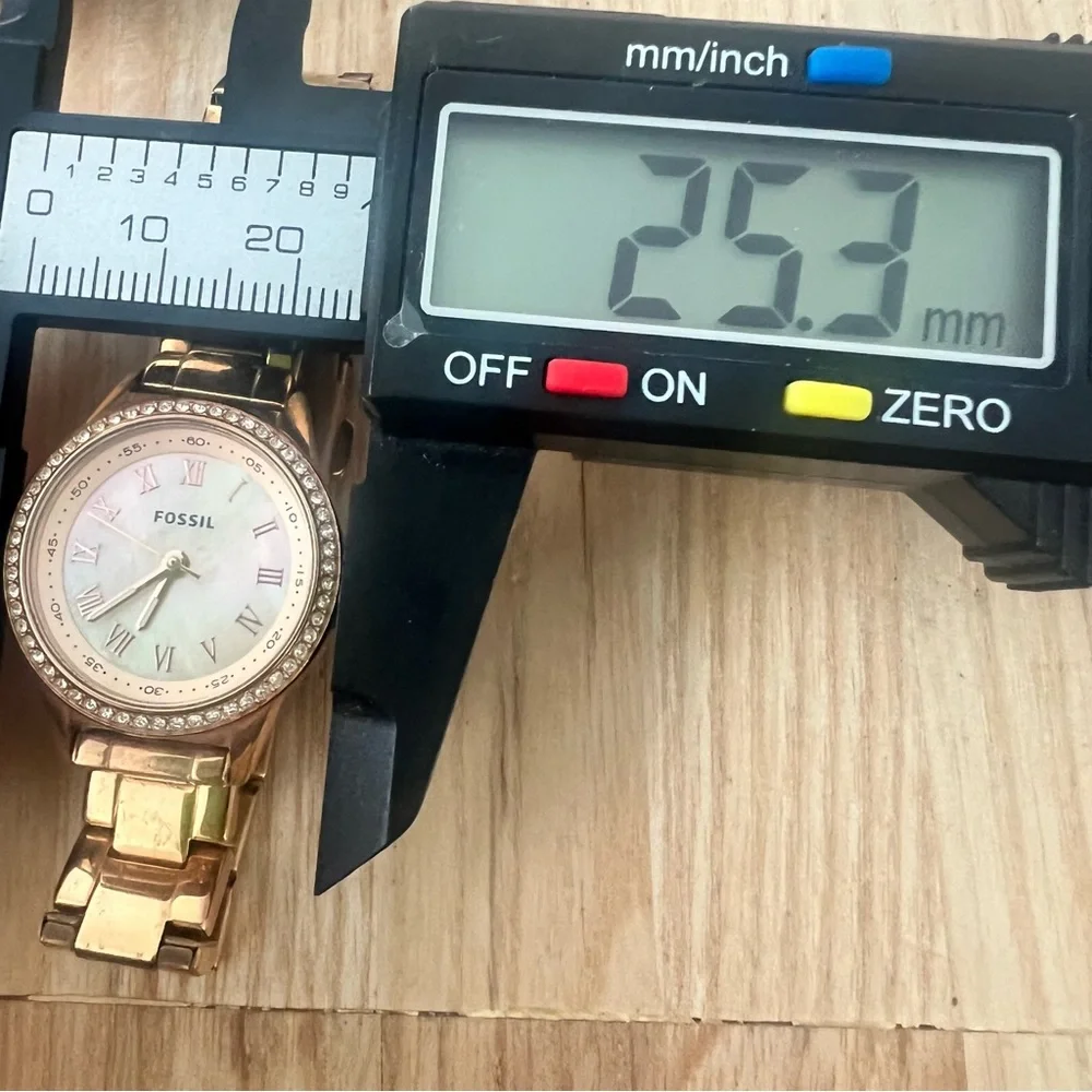 Fossil ladies rose gold tone dress watch NEW BATTERY